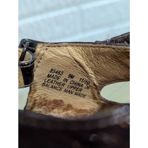 Clarks Women's Artisan Brown Croc Textured Patent Leather Sandals Size 9 - Picture 4 of 7